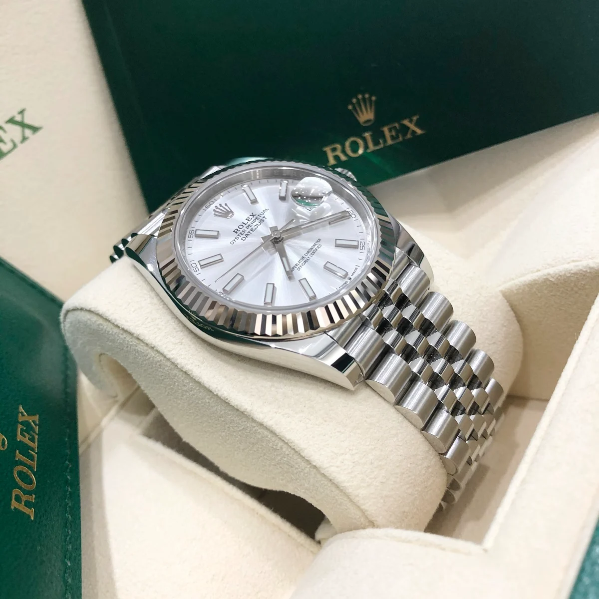 ⌚️ساعة فاخرة - ألماس/ذهب خالص ⚜️قلادة ألماس مصنوعة بشكل احترافي